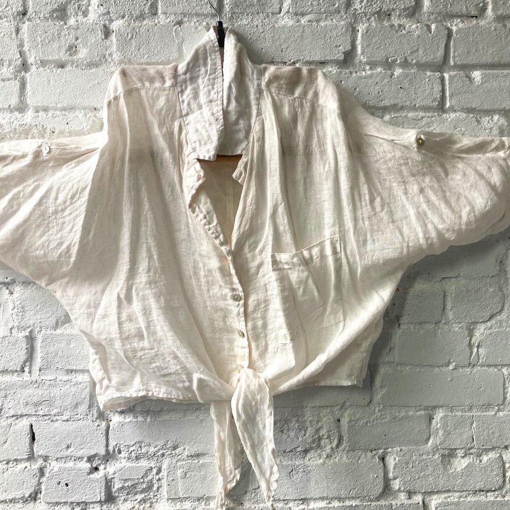 Bella Dahl front tie and short sleeve shirt-- size L --100% Linen